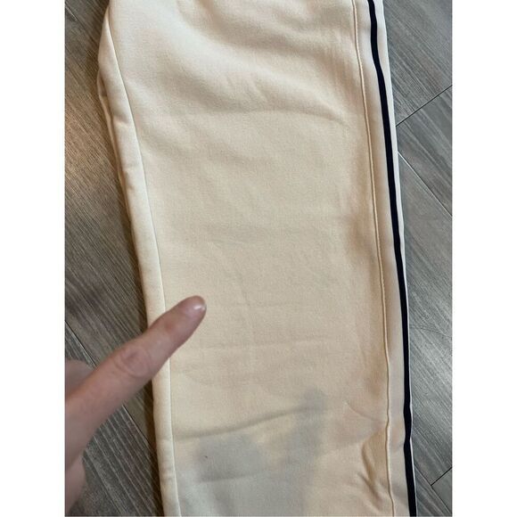 NWOT Wilson sweatpants & shorts 3 piece bundle Size M - Picture 14 of 16